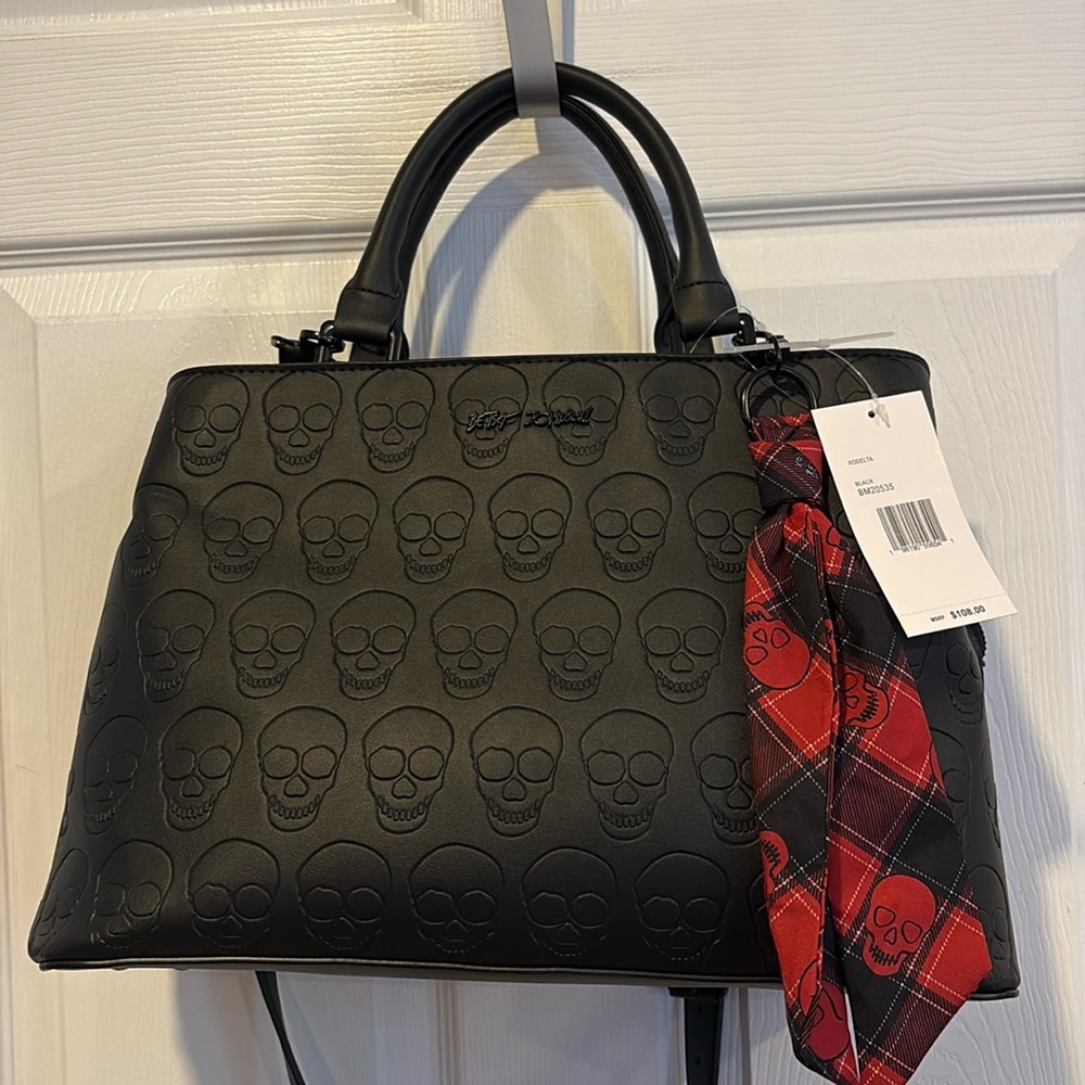 BNWT BETSEY JOHNSON XODELTA Viral Black Skull Embossed Satchel Handbag